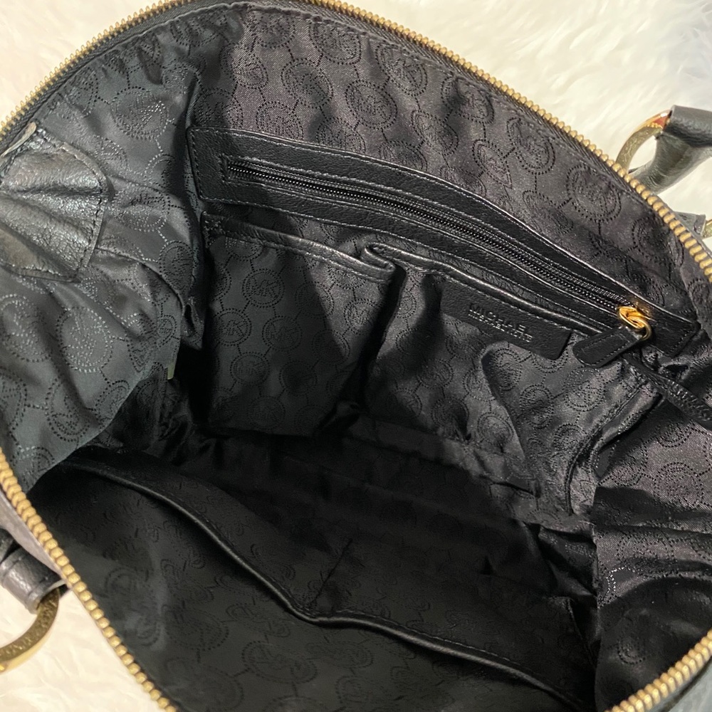 Michael Kors black purse - Picture 5 of 5